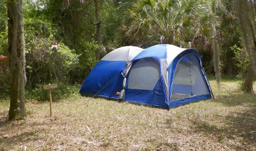 Choosing and Setting Up a Campsite: Ground, Water, Wind and Hazards